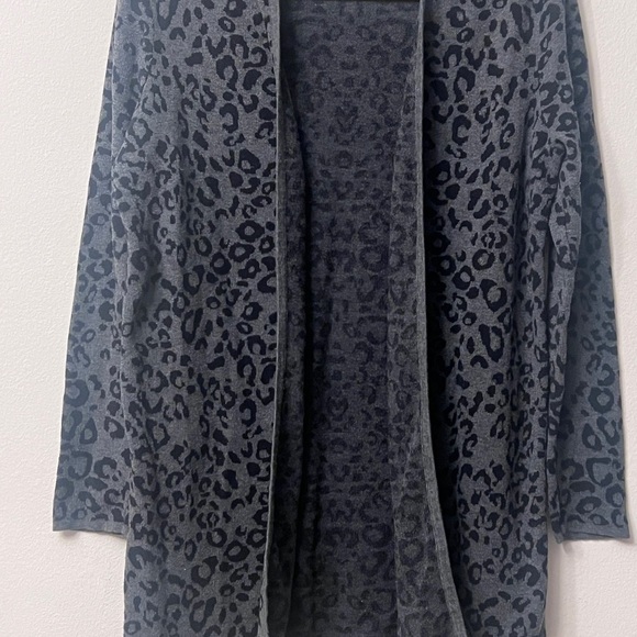 JM Collection Lace Open-Front long Cardigan in Gray and Black animal print 310 - Picture 9 of 9